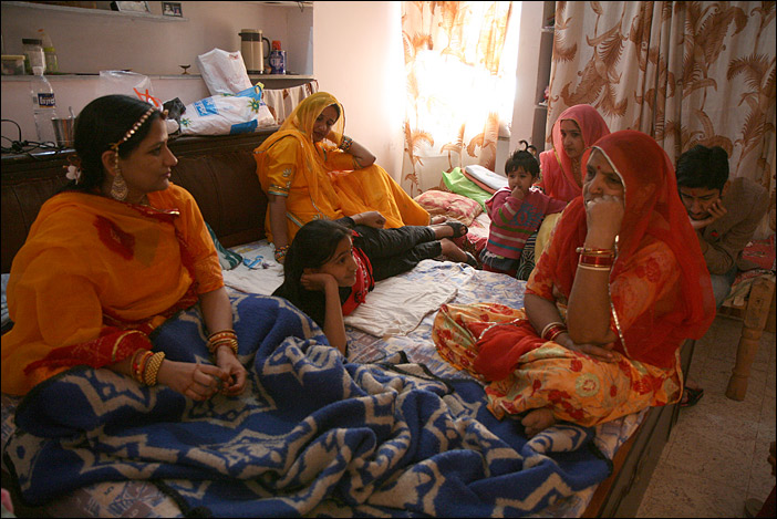 women on bed in Bikaner