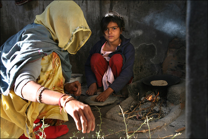 mother and daughter in Rajasthan