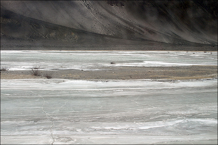 Indus in the winter of Ladakh